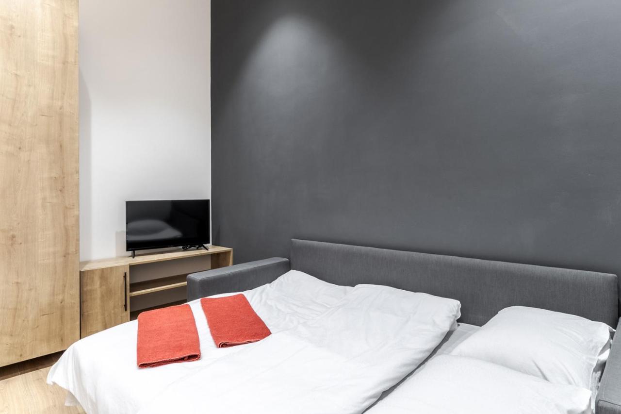 לבוב Modern Apartment In The Old City מראה חיצוני תמונה