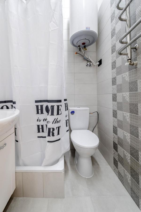 לבוב Modern Apartment In The Old City מראה חיצוני תמונה