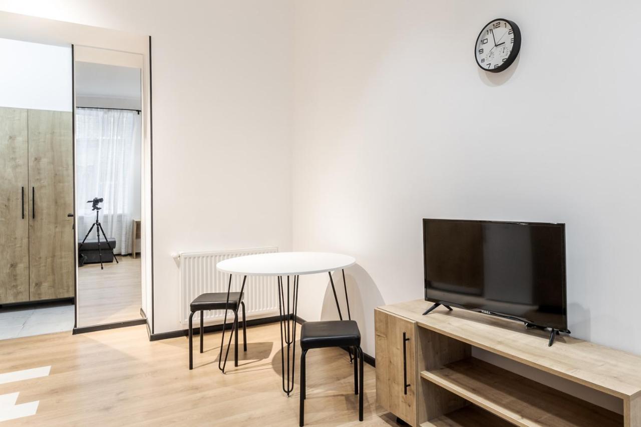לבוב Modern Apartment In The Old City מראה חיצוני תמונה