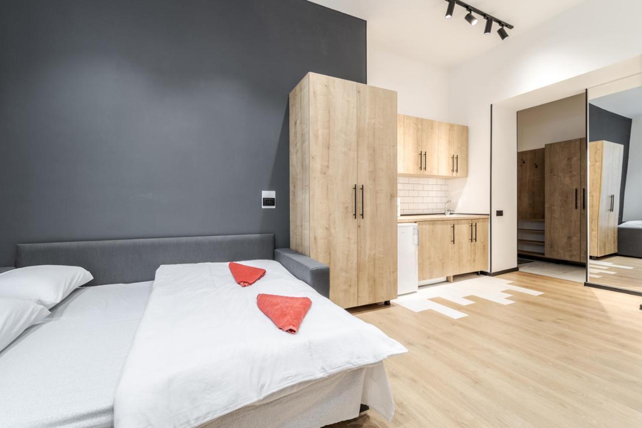 לבוב Modern Apartment In The Old City מראה חיצוני תמונה