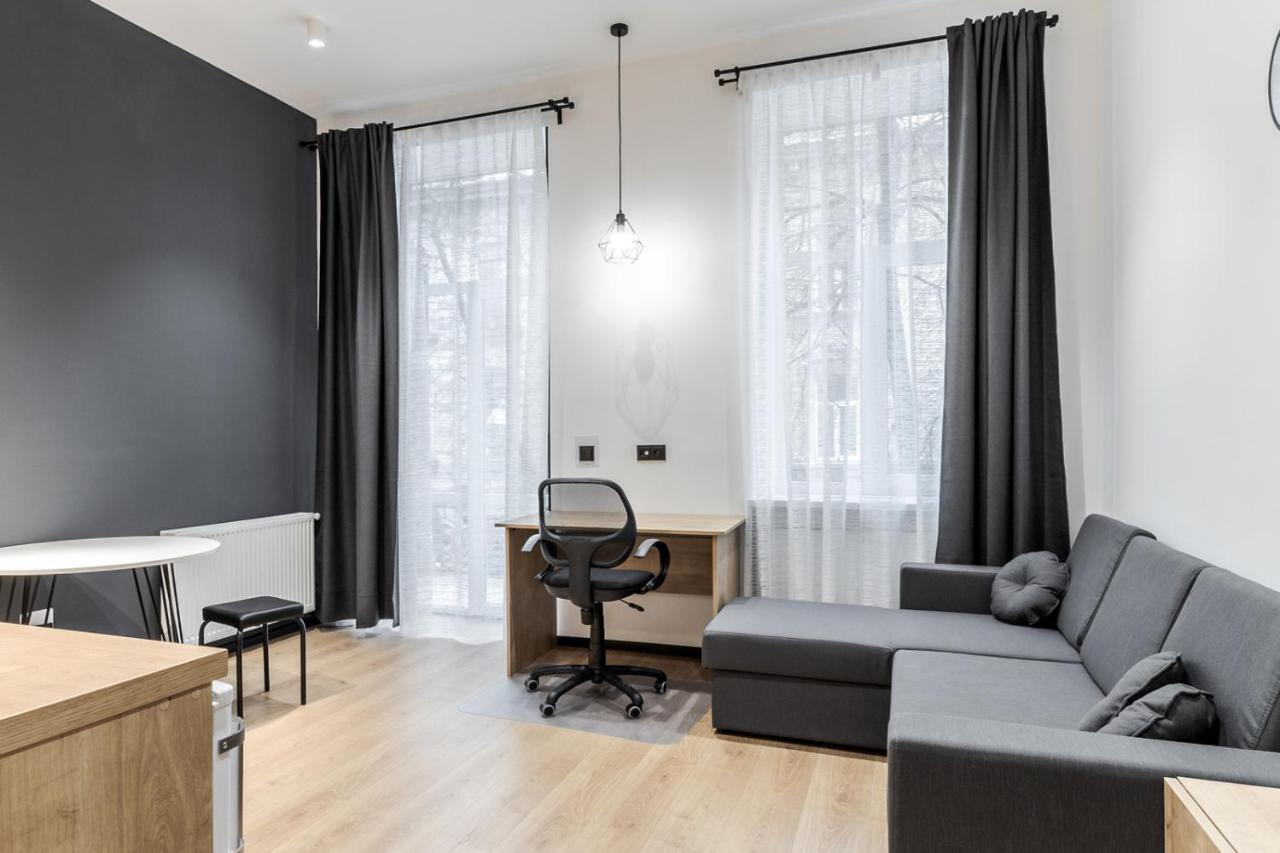 לבוב Modern Apartment In The Old City מראה חיצוני תמונה